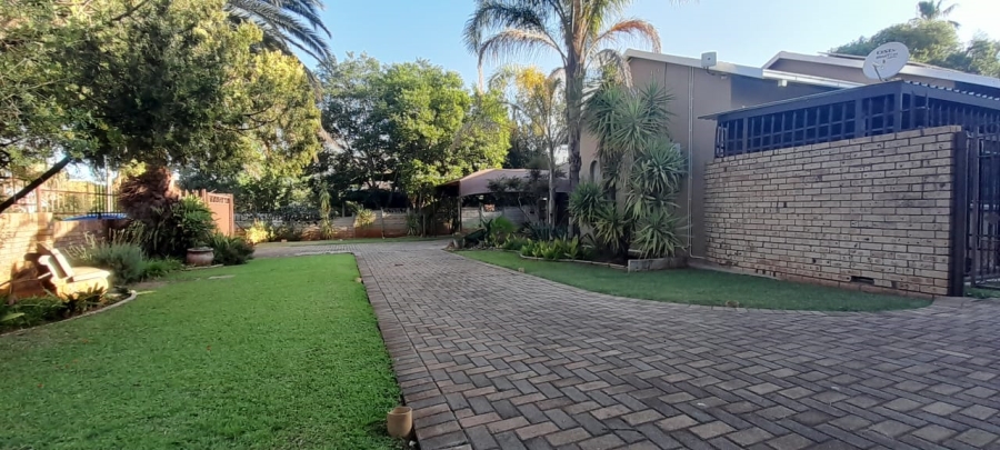 4 Bedroom Property for Sale in Wilkoppies North West